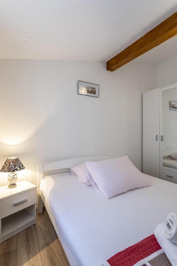 Holiday Home Dijamant Kucice ภายนอก รูปภาพ